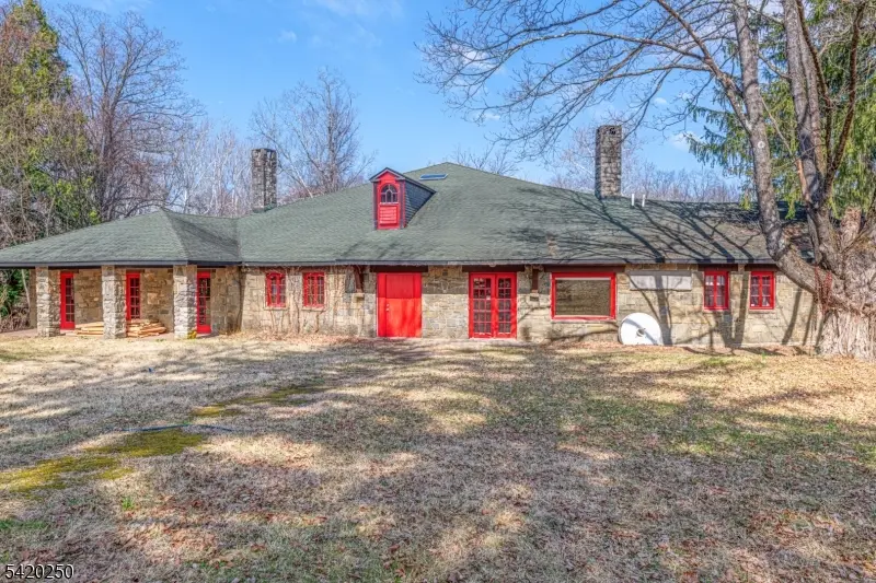 30 Gingerbread Castle Rd, Hamburg Boro, NJ 07419