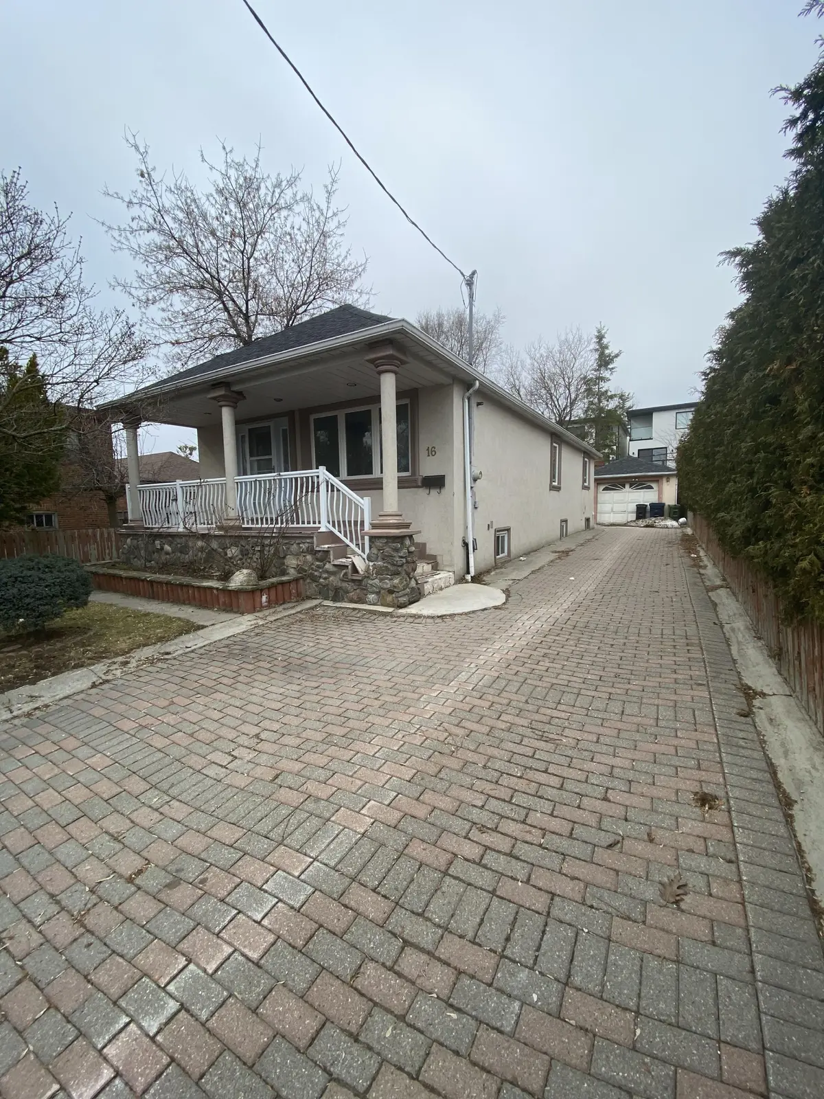 16 Peard RD, Toronto E03, ON M4B 1T7