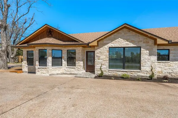 1404 S Robinson Drive, Robinson, TX 76706