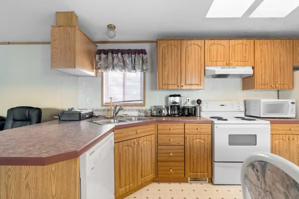 104 Cree RD, Fort Mcmurray, AB T9K 1X3