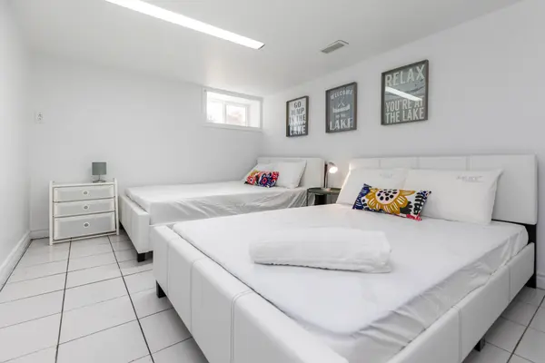 1166 Ossington AVE #Lower, Toronto C02, ON M6G 3W1