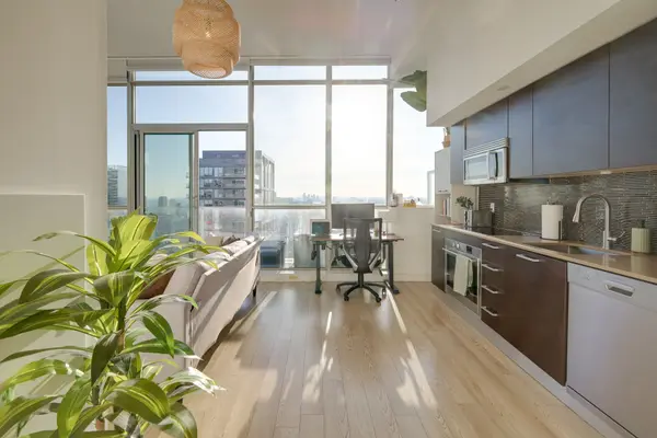 375 King Street W N/A #3501, Toronto C01, ON M5V 1K5