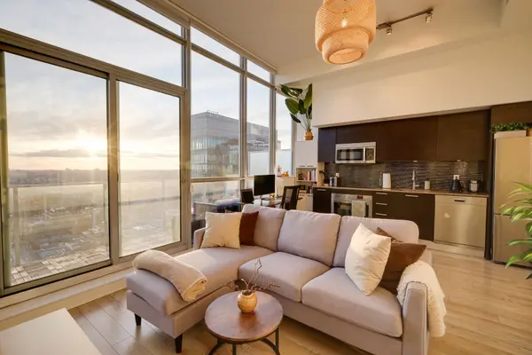 375 King Street W N/A #3501, Toronto C01, ON M5V 1K5