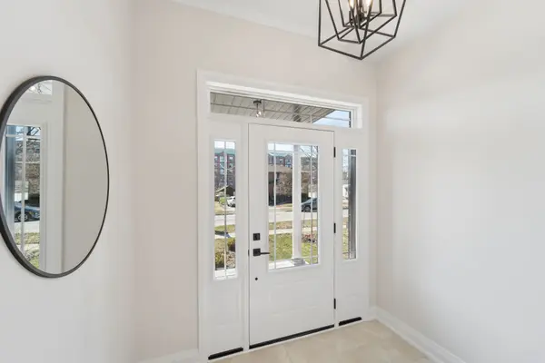 127 Hickory ST N, Whitby, ON L1N 3X6