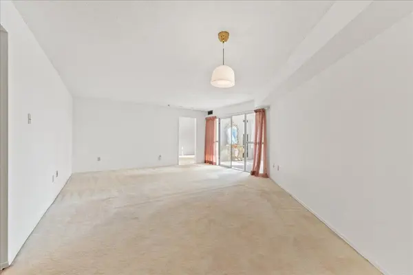 3050 Ellesmere RD #501, Toronto E09, ON M1E 5E6