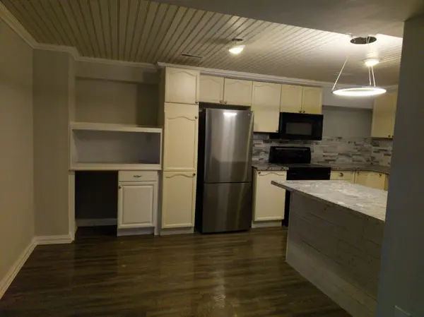 55 Hawkins DR #Basement, Barrie, ON L4N 0A7