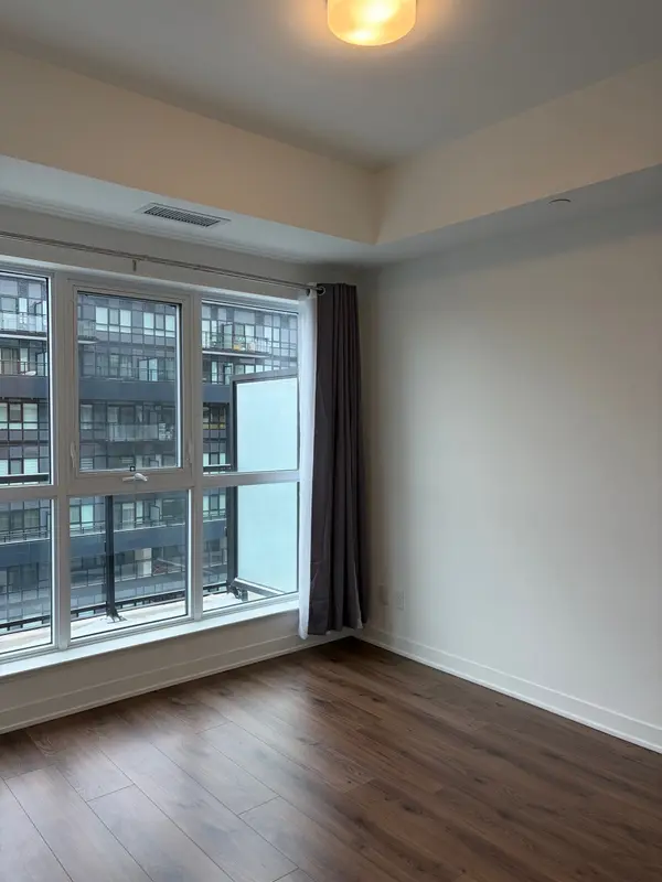 405 Dundas ST W #814, Oakville, ON L6M 4P9