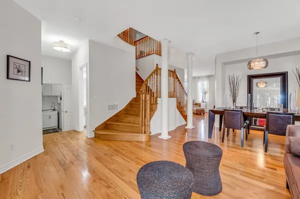 3319 Tacc DR, Mississauga, ON L5M 0K4