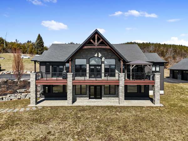 667 Huff RD, Brighton, ON K0K 1H0