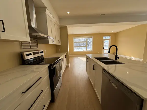 141 Pugh ST #Upper, Perth East, ON N0K 1M0