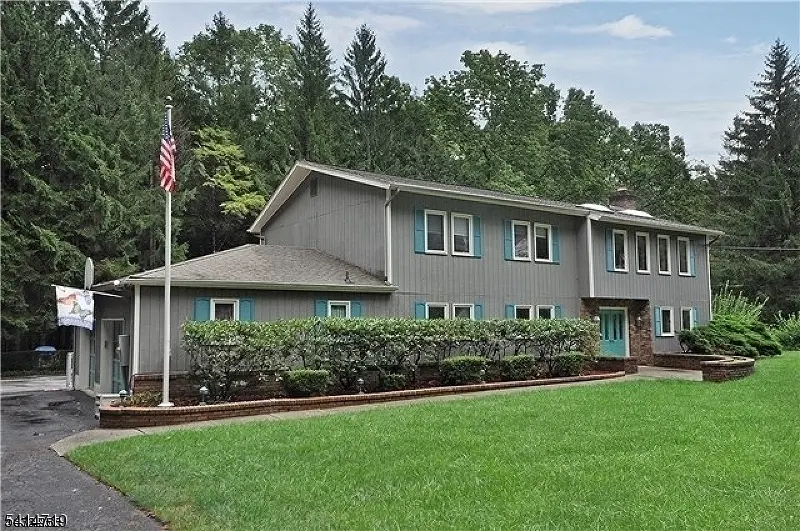 181 Center Grove Rd, Randolph Twp., NJ 07869