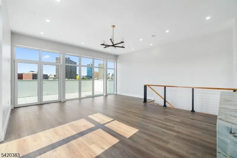 21 Lincoln Park #400, Newark City, NJ 07102