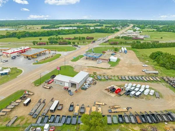 2975 S Church, Paris, TX 75460