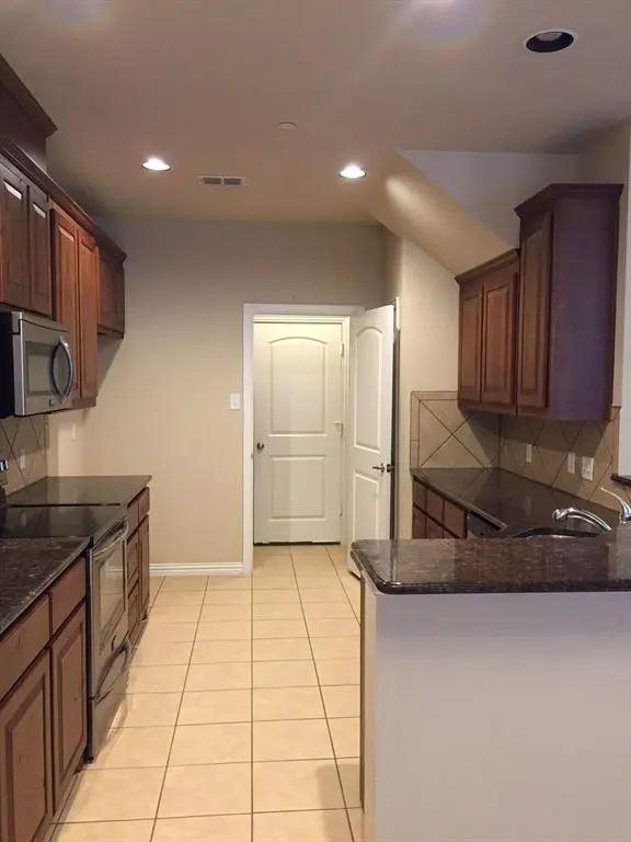 243 Sherburne Street, Lewisville, TX 75067