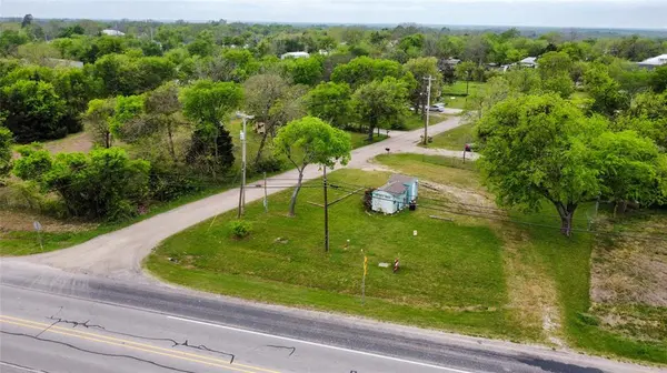 101 Wallace Street, Lone Oak, TX 75453