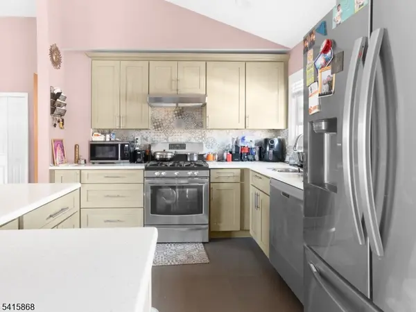 424 Rivercrest Dr, Piscataway Twp., NJ 08854