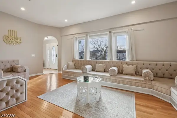 28 George St, Saddle Brook Twp., NJ 07663