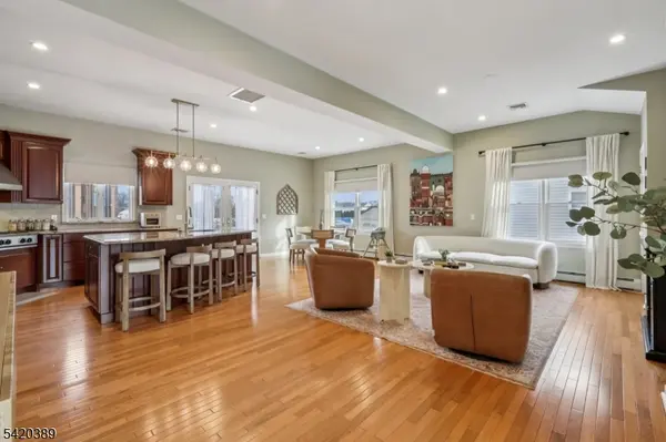 28 George St, Saddle Brook Twp., NJ 07663