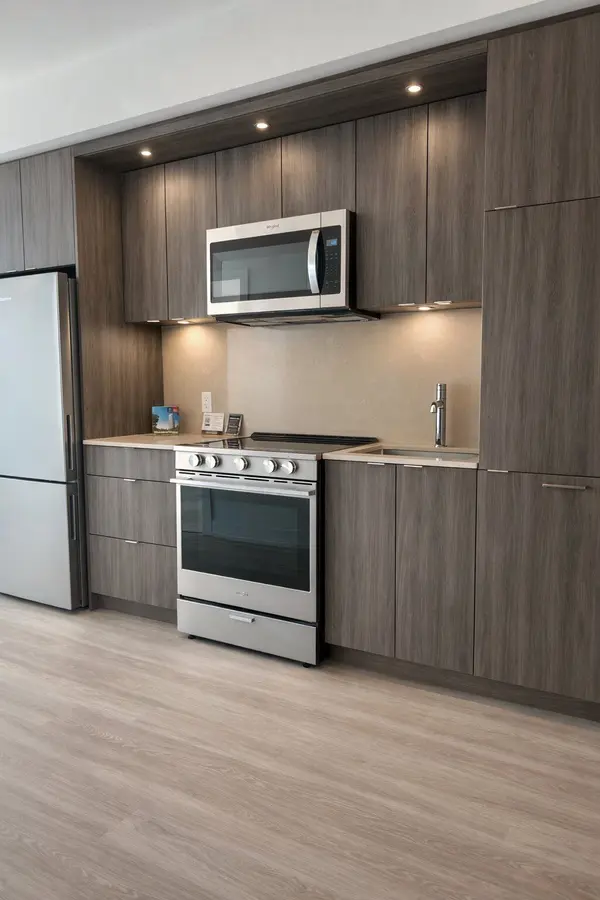 60 Central Park Roadway N/A #1802, Toronto W08, ON M9A 0E6