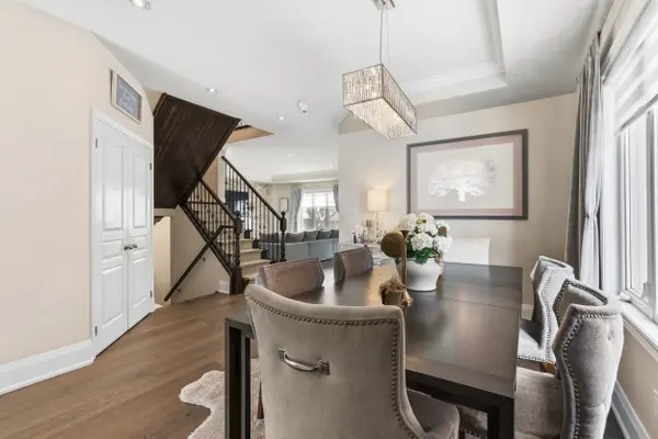 19 Michelangelo LN, Hamilton, ON L9B 0C4