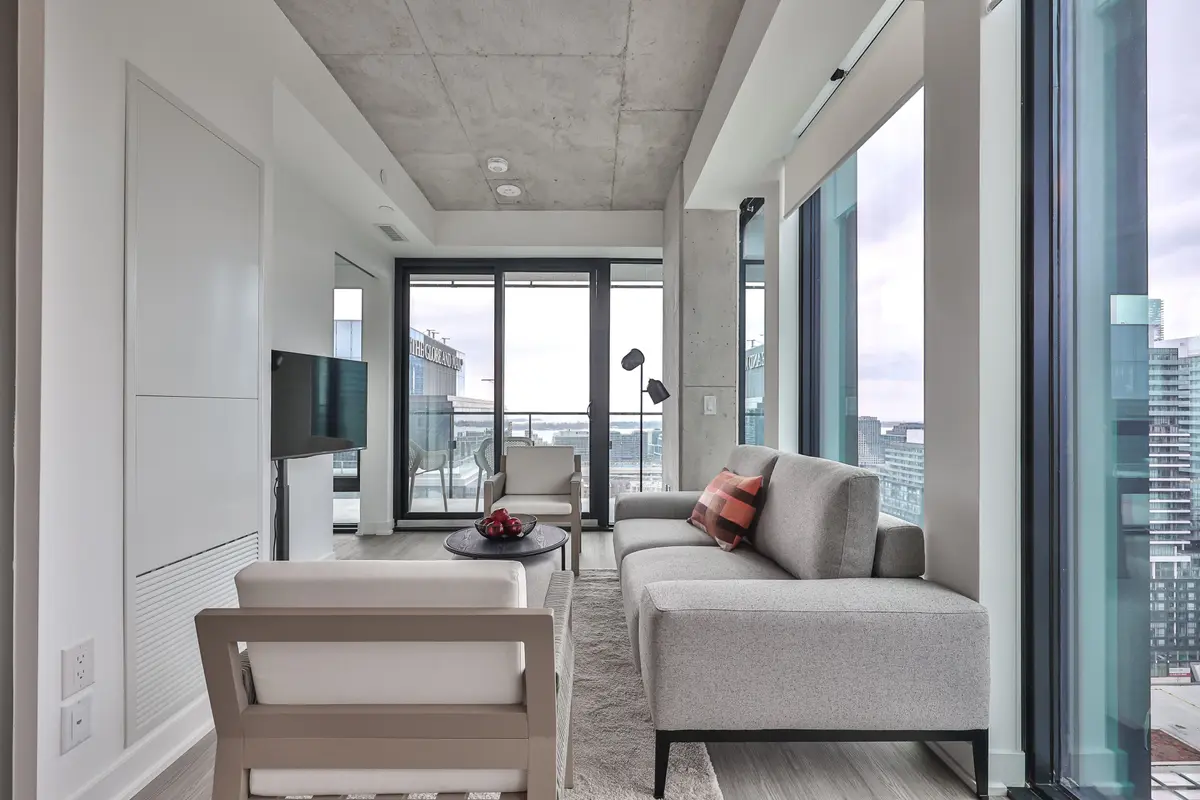 284 King ST #2404, Toronto C08, ON M5A 1K4