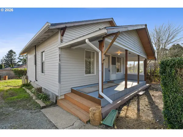 215 CYPRESS AVE, Garibaldi, OR 97118