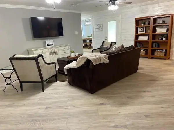 1402 Posey Brewer Road, Sunset, TX 76270