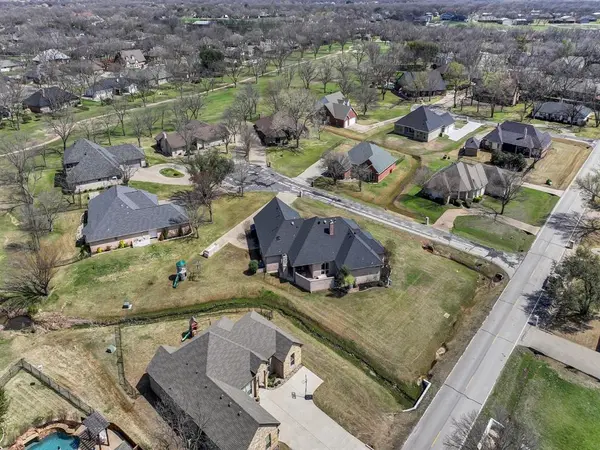 6000 Justine Court, Granbury, TX 76049