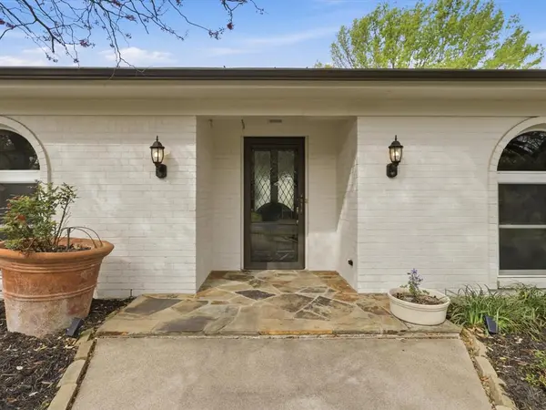 4300 Winding Way, Benbrook, TX 76126