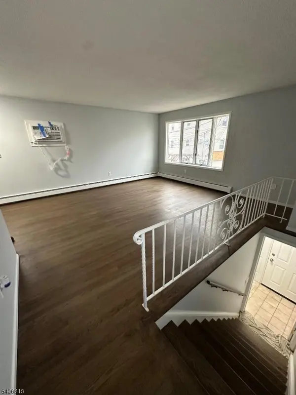 1449 Gehr Pl, North Bergen Twp., NJ 07047