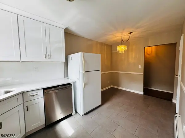 38 Deanna Dr #99, Hillsborough Twp., NJ 08844