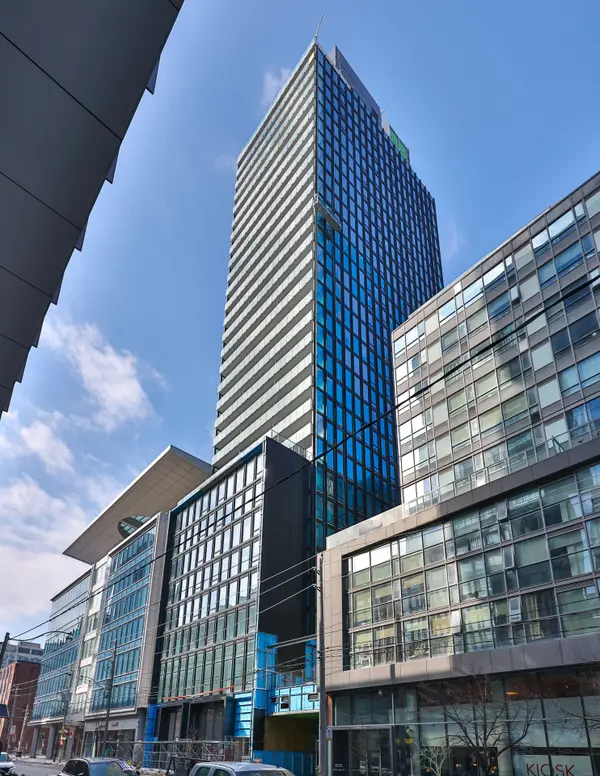 284 King ST #2404, Toronto C08, ON M5A 1K4