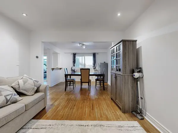 1640 Tawnberry ST, Pickering, ON L1X 2C2