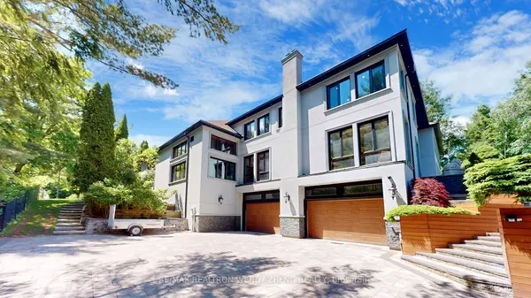 30 Marcus CT, Vaughan, ON L6A 1G2