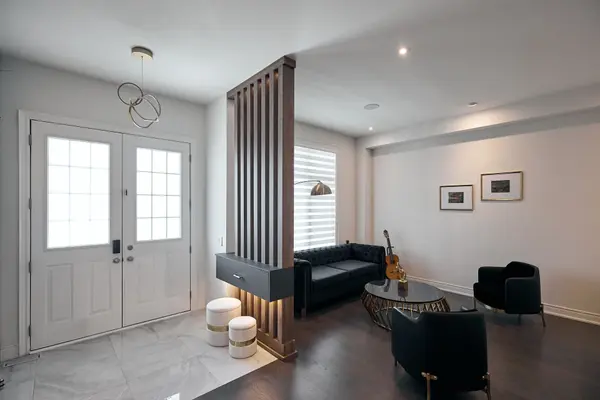 296 Ben Sinclair AVE, East Gwillimbury, ON L9N 0Z1