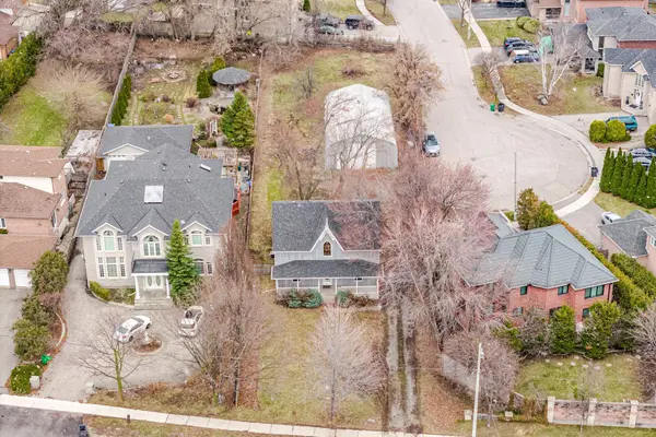 2131 Cawthra RD, Mississauga, ON L5A 2W6