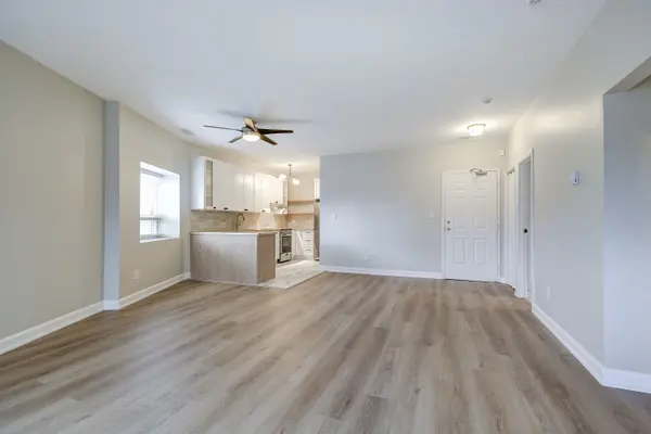 400 York BLVD #107, Hamilton, ON L8R 3M5