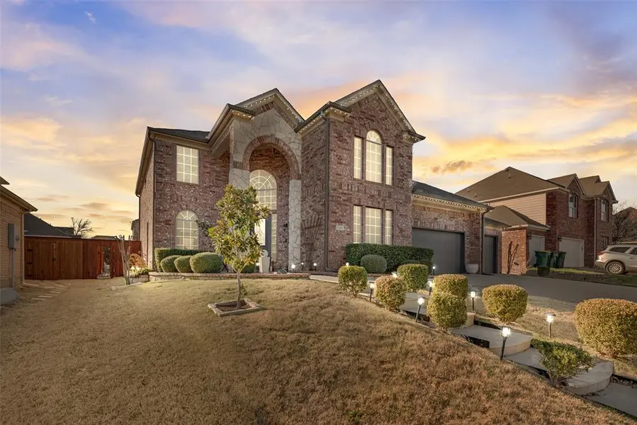 723 Creekstone Drive, Cedar Hill, TX 75104