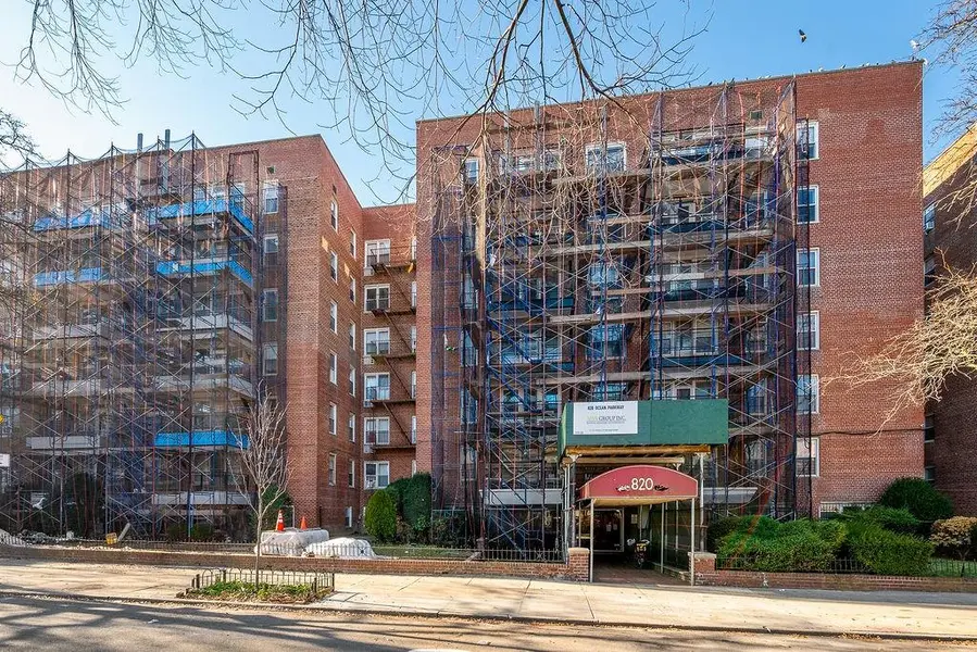 820 Ocean Pkwy #508, Brooklyn, NY 11230