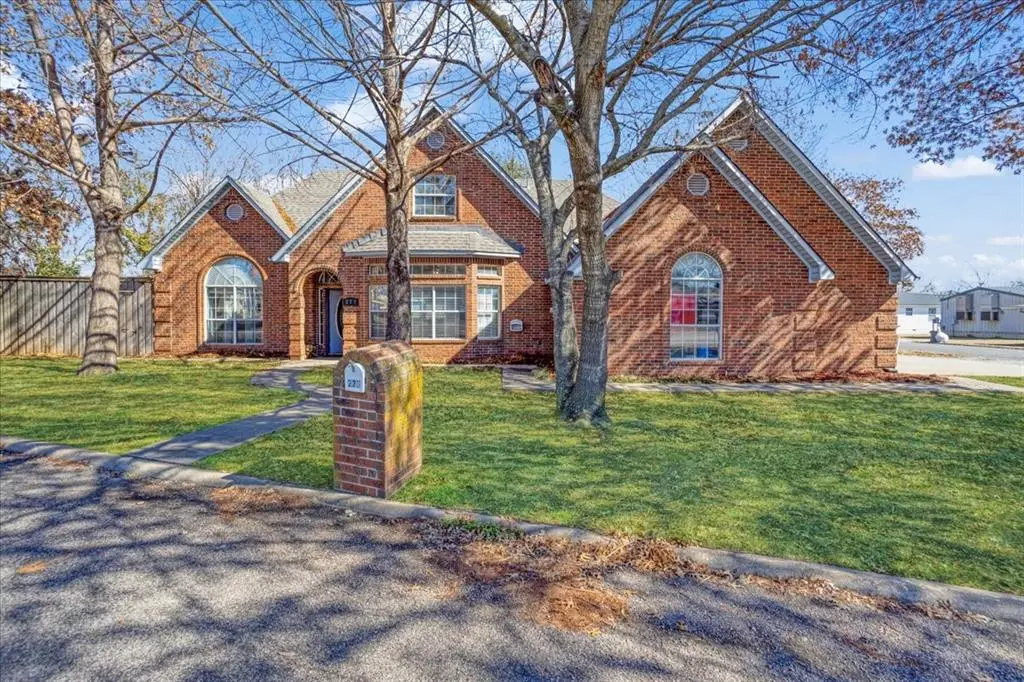 227 N Hopson Street, Van Alstyne, TX 75495