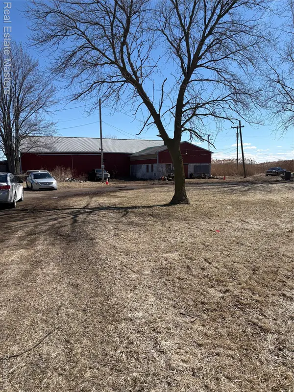 5230 State RD, Fort Gratiot Charter Township, MI 48059