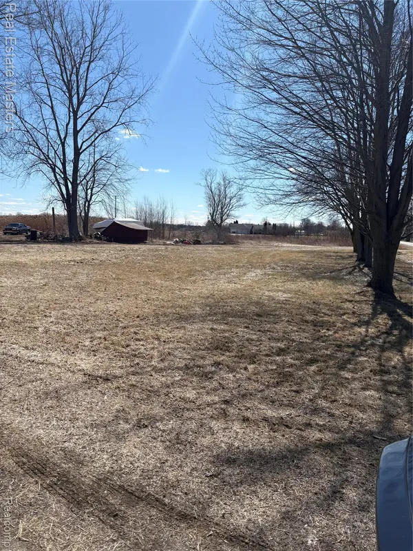 5230 State RD, Fort Gratiot Charter Township, MI 48059