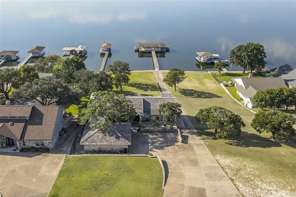 4115 Crescent Drive, Granbury, TX 76049