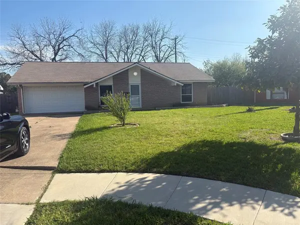 501 Kingston Drive, Grand Prairie, TX 75051