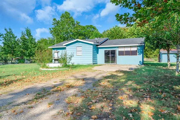 508 Smith Street, Como, TX 75431