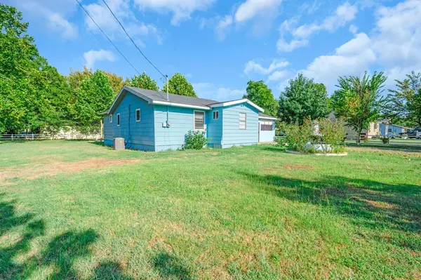 508 Smith Street, Como, TX 75431