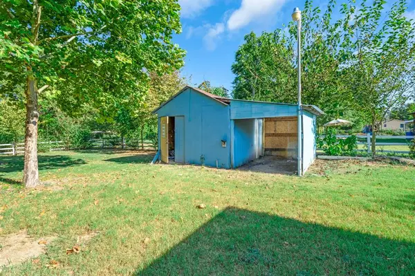 508 Smith Street, Como, TX 75431