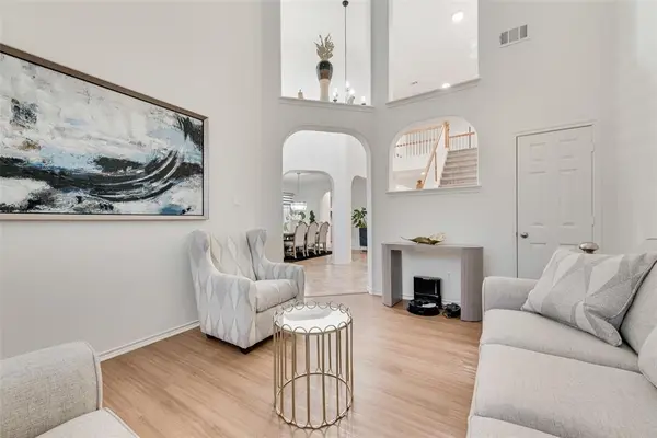 723 Creekstone Drive, Cedar Hill, TX 75104