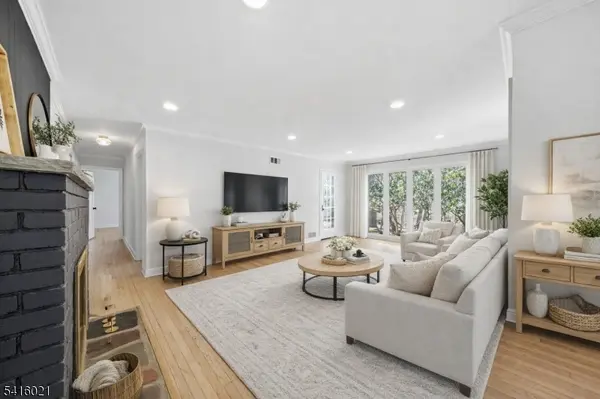 54 Cobb Rd, Mountain Lakes Boro, NJ 07046