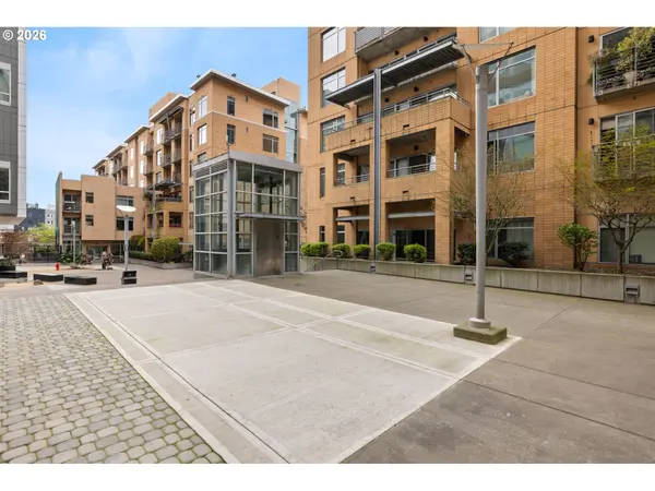 701 COLUMBIA ST #105, Vancouver, WA 98660